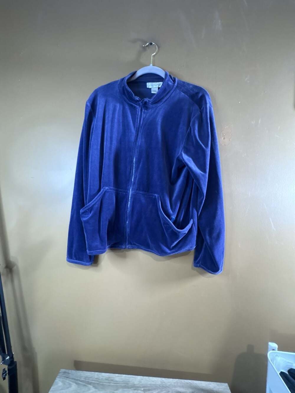 HC1049. Sport Savvy Purple Velour Zip-Up Jacket, Size Large